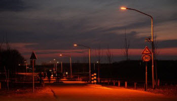 Gemeentelijke weg met vleermuis vriendelijke verlichting